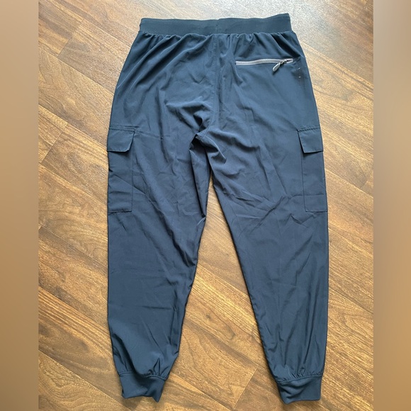 Men's Navy Cargo Pants - Picture 4 of 9